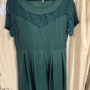 Short Cocktail Dress | Amazon | Emerald Green | 16W